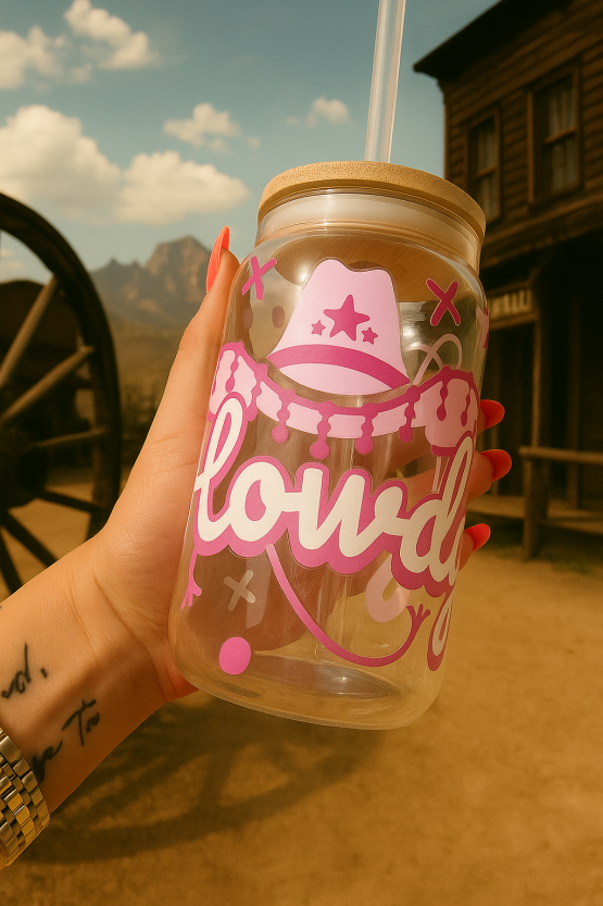 Howdy glass cup with straw